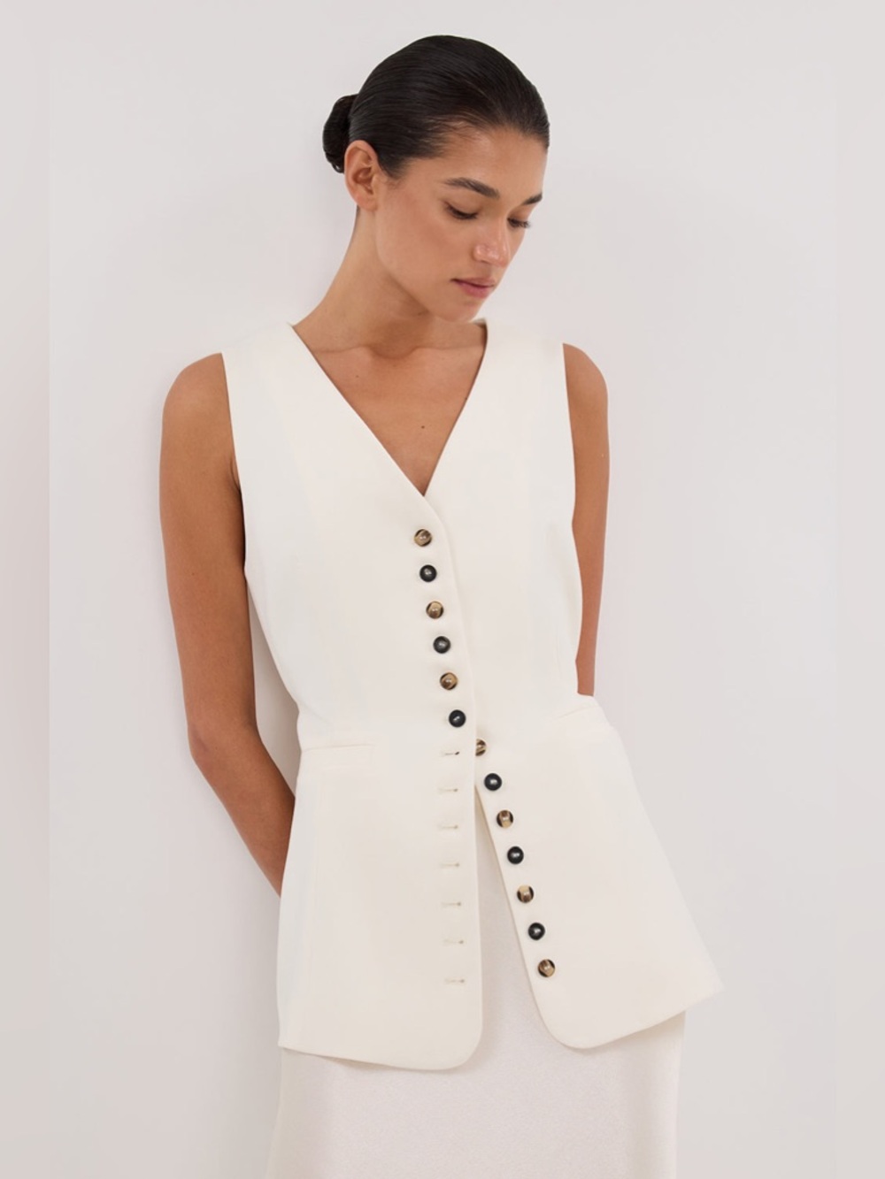 DEMI CREAM LONGLINE VEST BY DISSH | Size 10